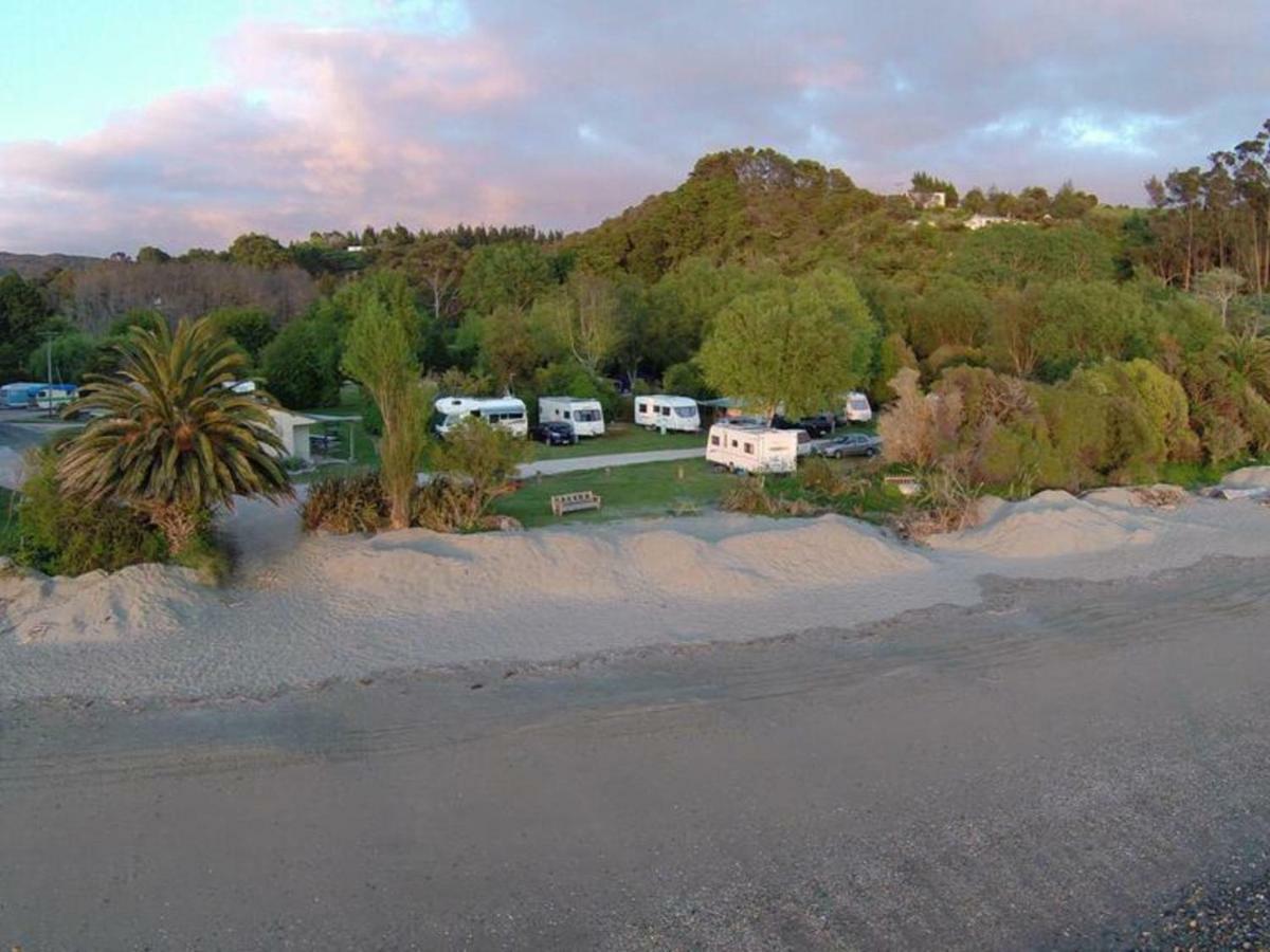 Golden Bay Holiday Park Onekaka Kültér fotó